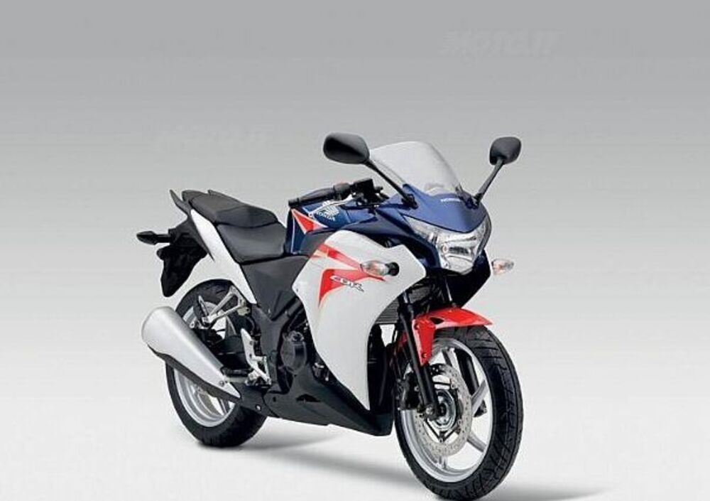 Honda CBR 250 R (2010 - 14) (4)