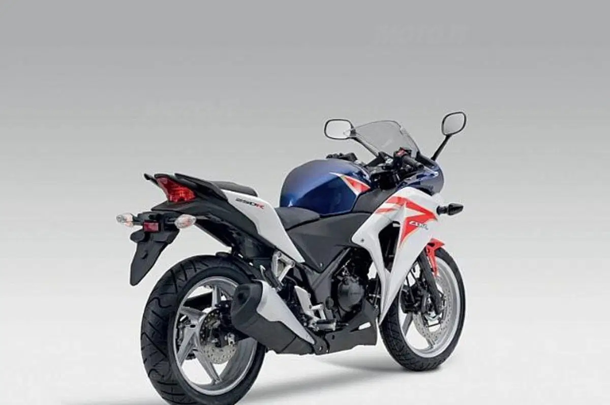 Honda CBR 250 R CBR 250 R (2010 - 14) (5)