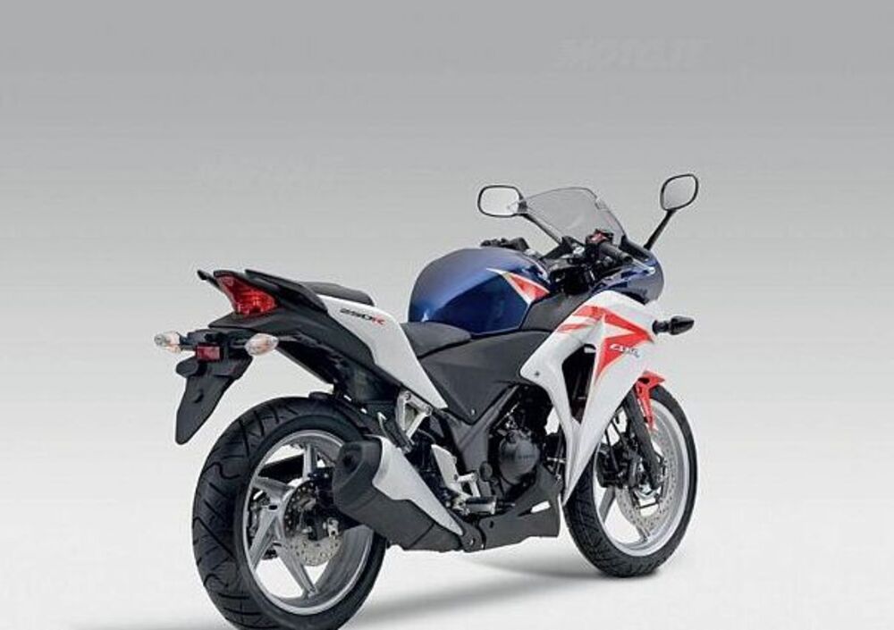 Honda CBR 250 R (2010 - 14) (5)