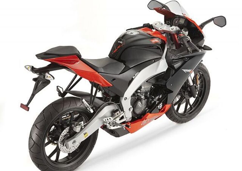 Aprilia RS4 125 (2011 - 16) (2)