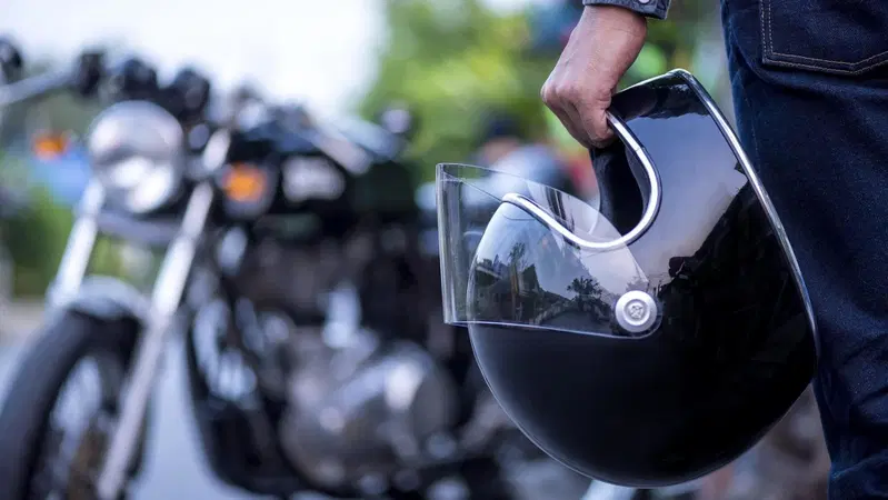 Florida. In moto senza casco, muore l'avvocato che lottava contro l'obbligo di indossarlo