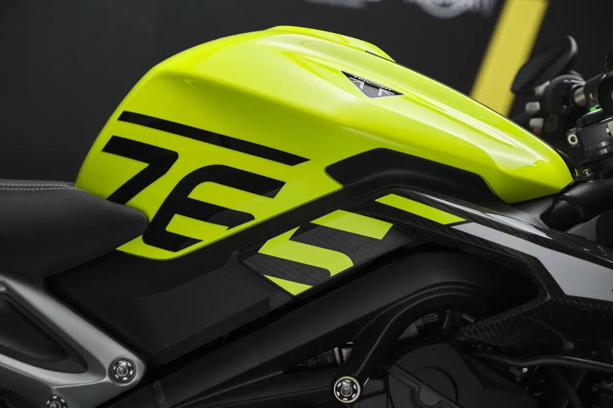 Triumph Street Triple Moto2 Edition 2023 (3)