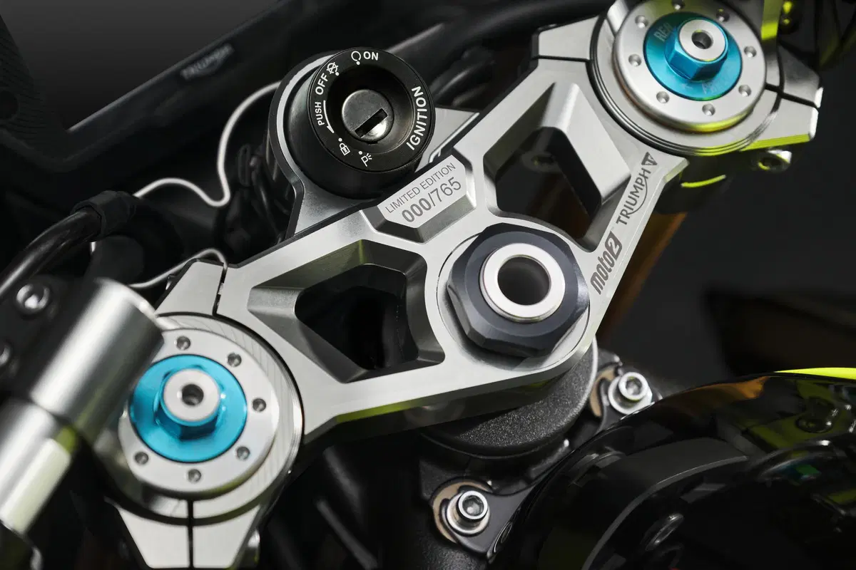 Triumph Street Triple Moto2 Edition 2023 (11)