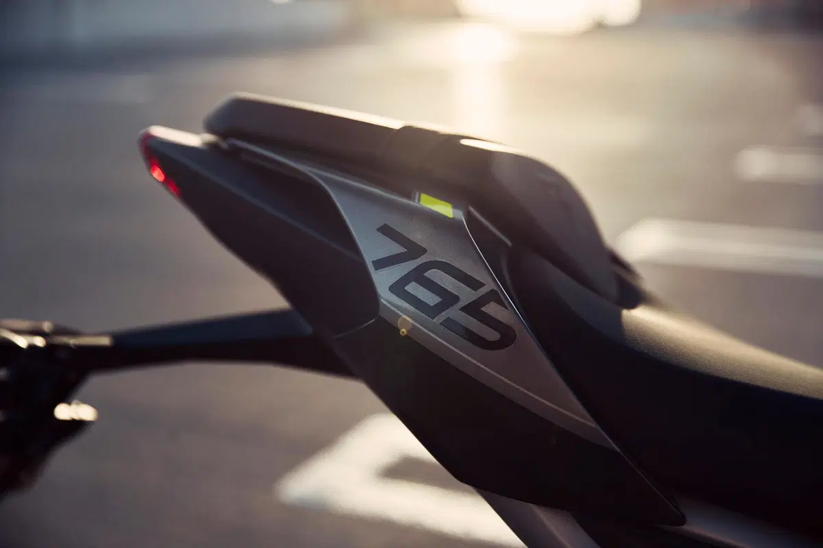 Triumph Street Triple 765 R 2023 (2)