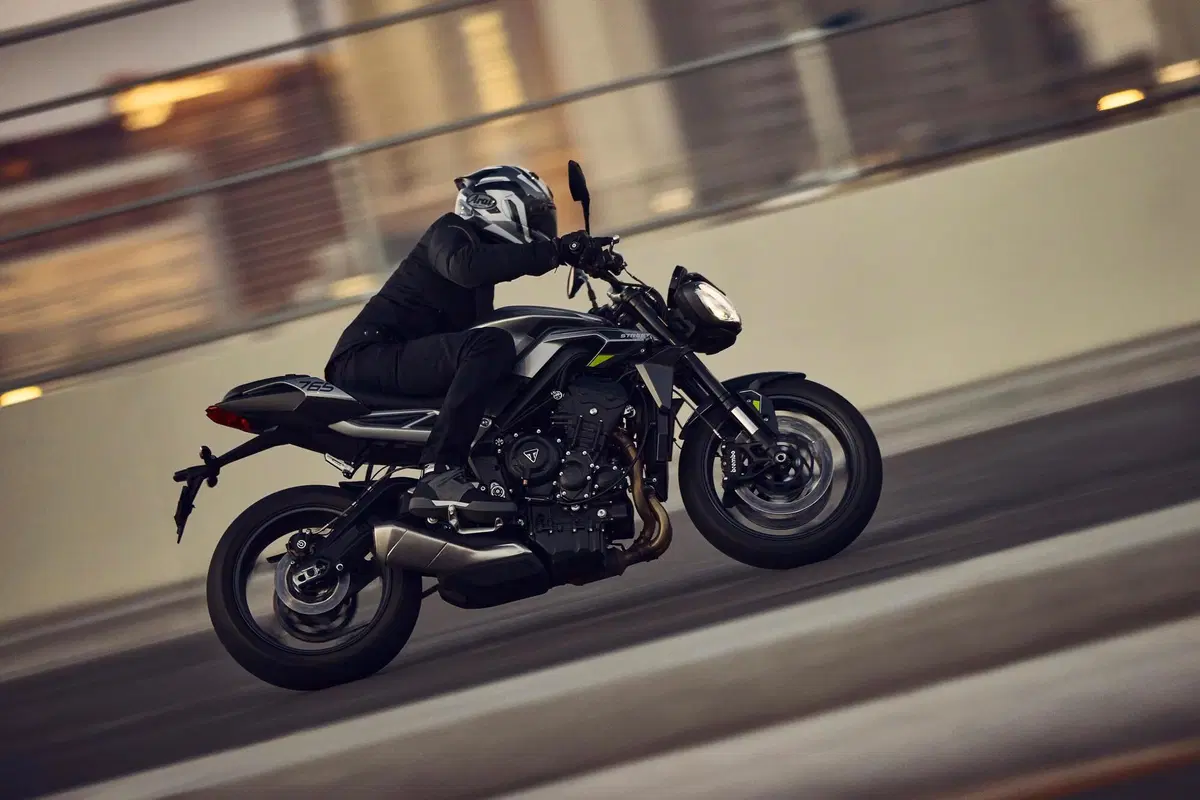 Triumph Street Triple 765 R 2023 (14)
