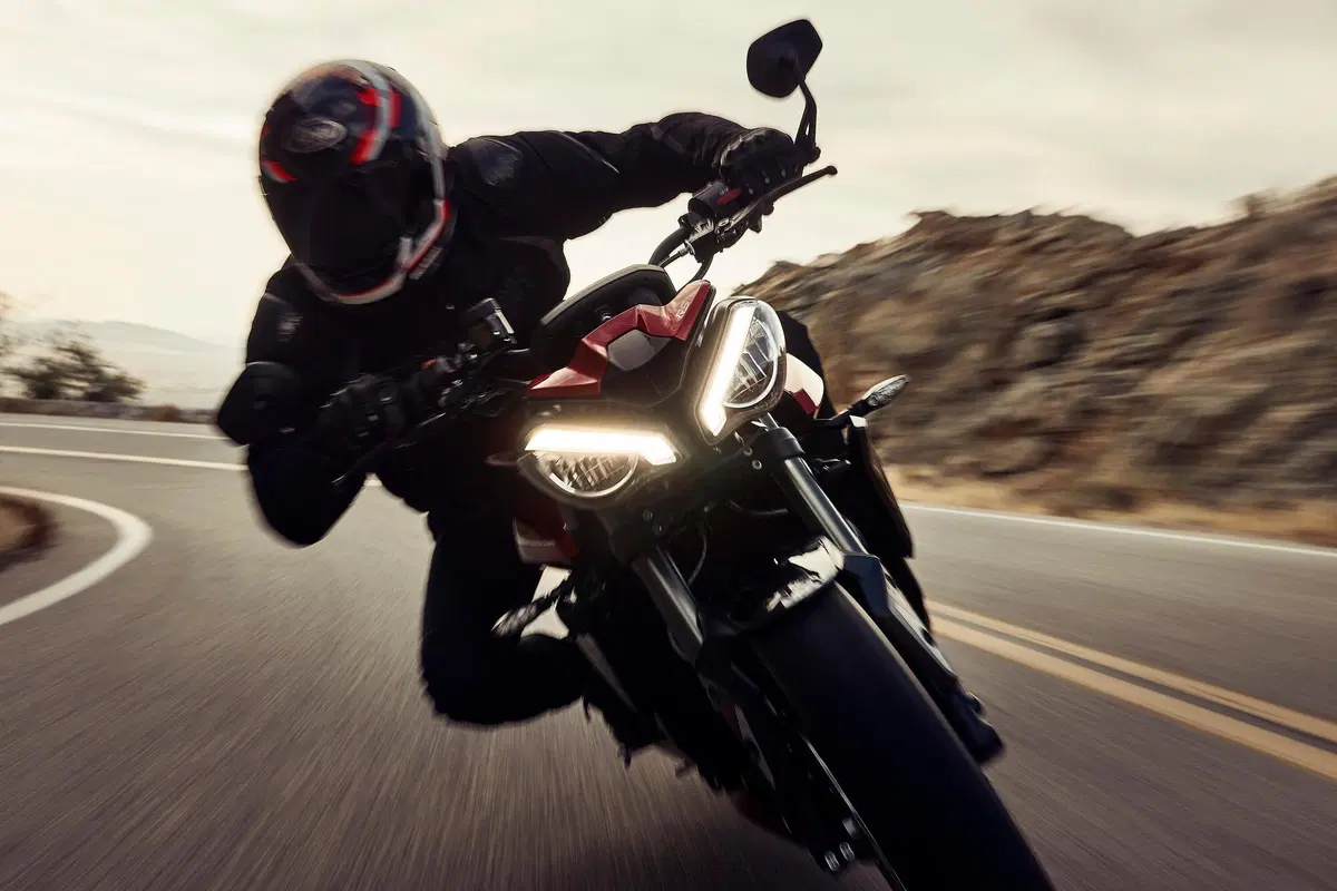 Triumph Street Triple 765 RS 2023  (2)