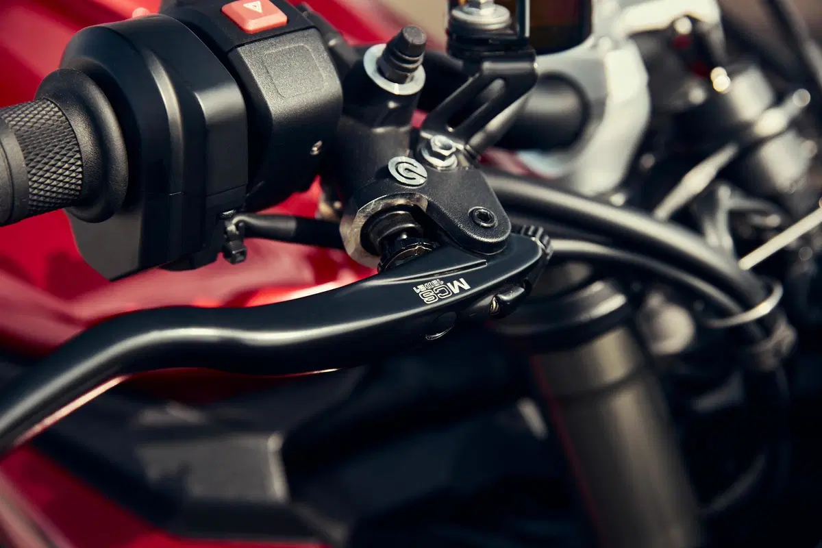 Triumph Street Triple 765 RS 2023  (3)
