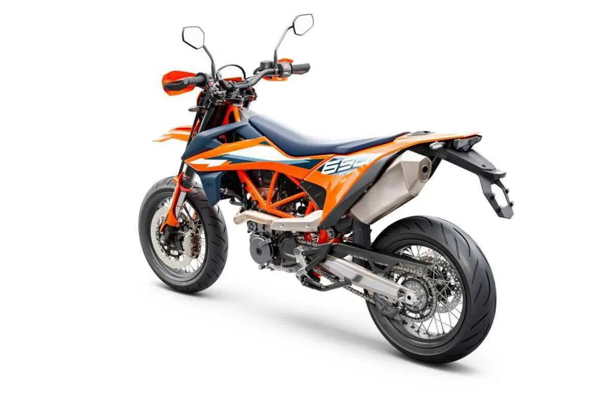 KTM aggiorna al m.y. 2023 le LC4 690 Enduro R e 690 SMC R (11)