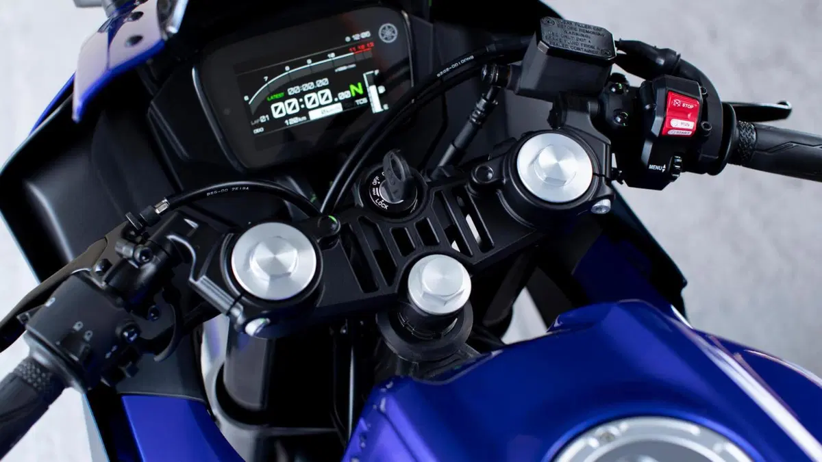Yamaha R125 2023: ancora più sportiva (2)