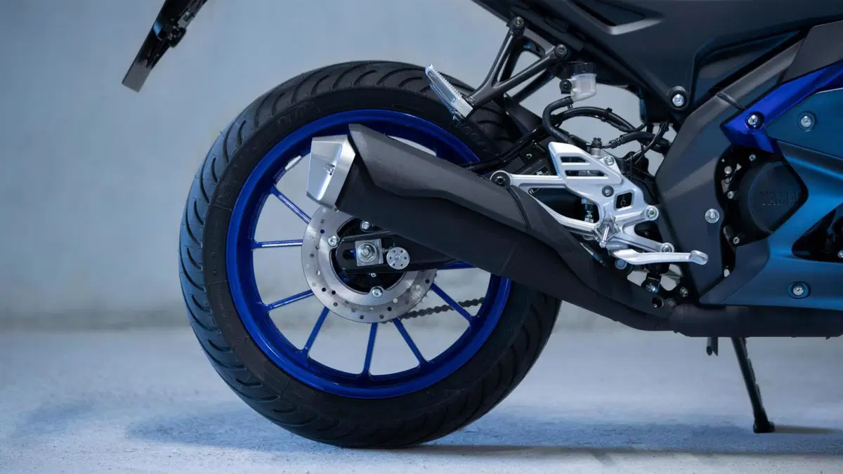 Yamaha R125 2023: ancora più sportiva (3)