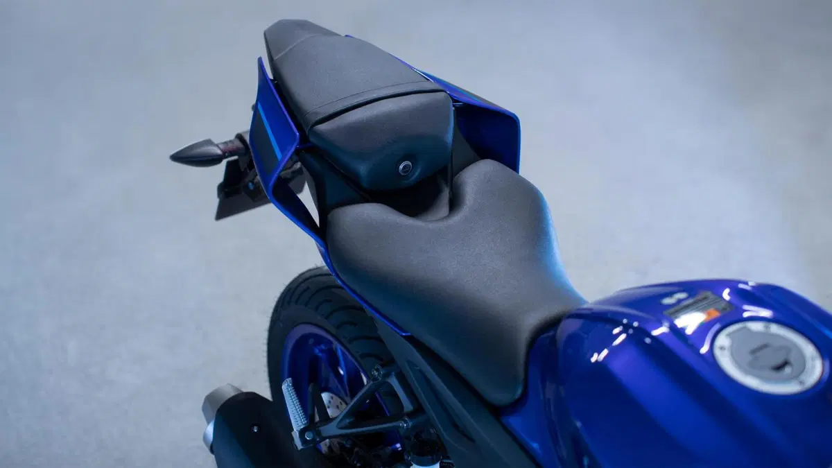 Yamaha R125 2023: ancora più sportiva (9)
