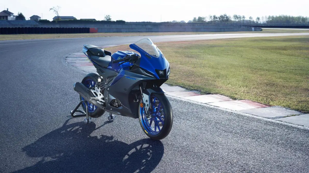 Yamaha R125 2023: ancora più sportiva
