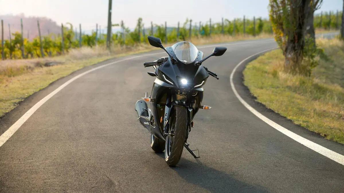 Yamaha R125 2023: ancora più sportiva (8)