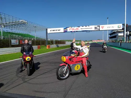 Giacomo Agostini: Difficile fermare chi nasce con questa passione - LINTERVISTA