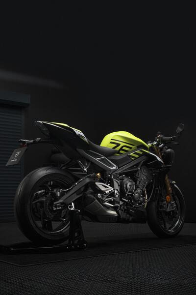 Triumph Street Triple 2023 - immagine 5