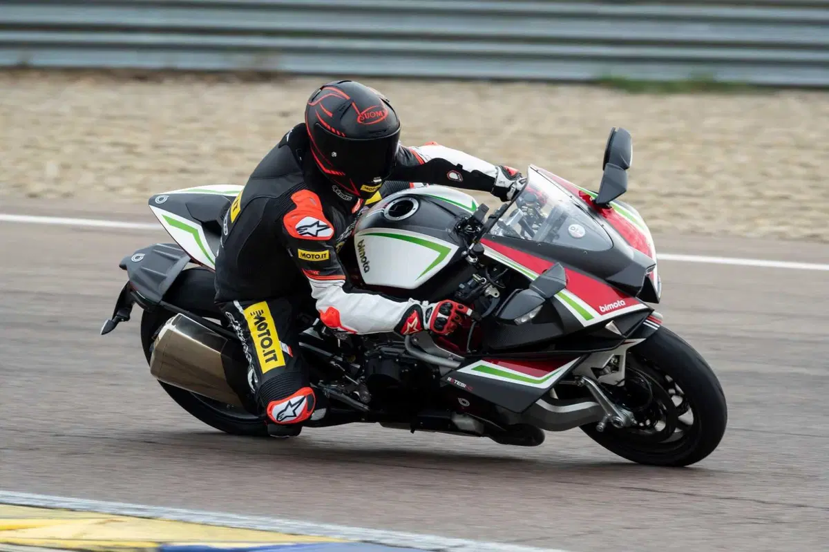 Bimota TESI H2 - KB4 (18)