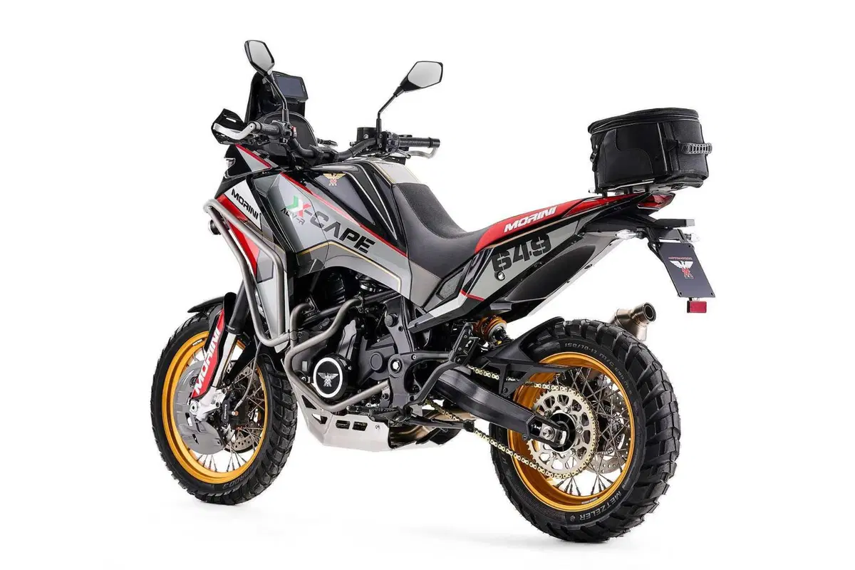 X-Cape Adv-R, dove R sta per Racing (2)