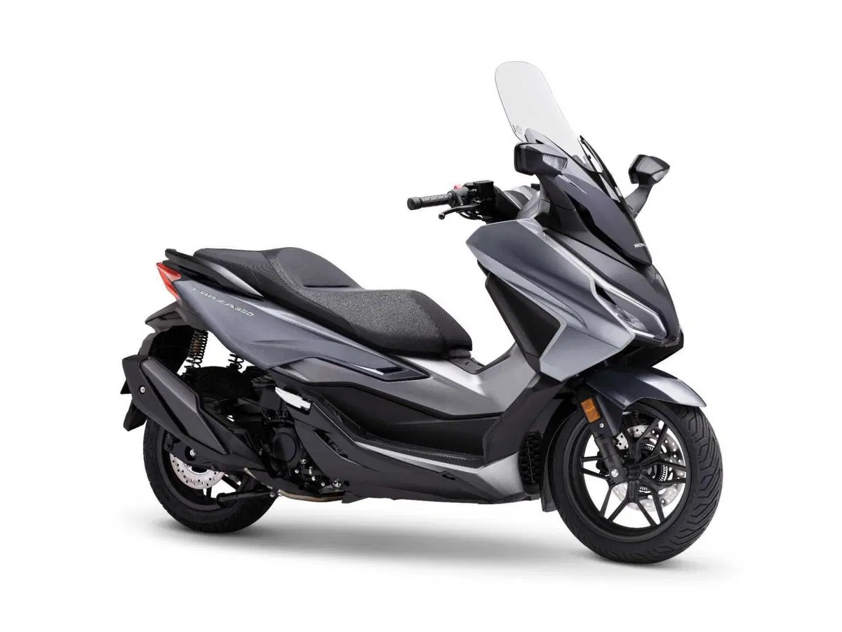 Eicma 2022, le novità: Honda Forza 125 e 350. Cambia lo stile [GALLERY]  (13)