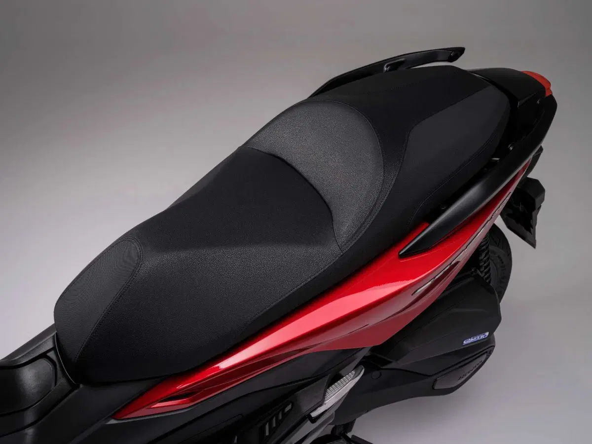 Eicma 2022, le novità: Honda Forza 125 e 350. Cambia lo stile [GALLERY]  (15)