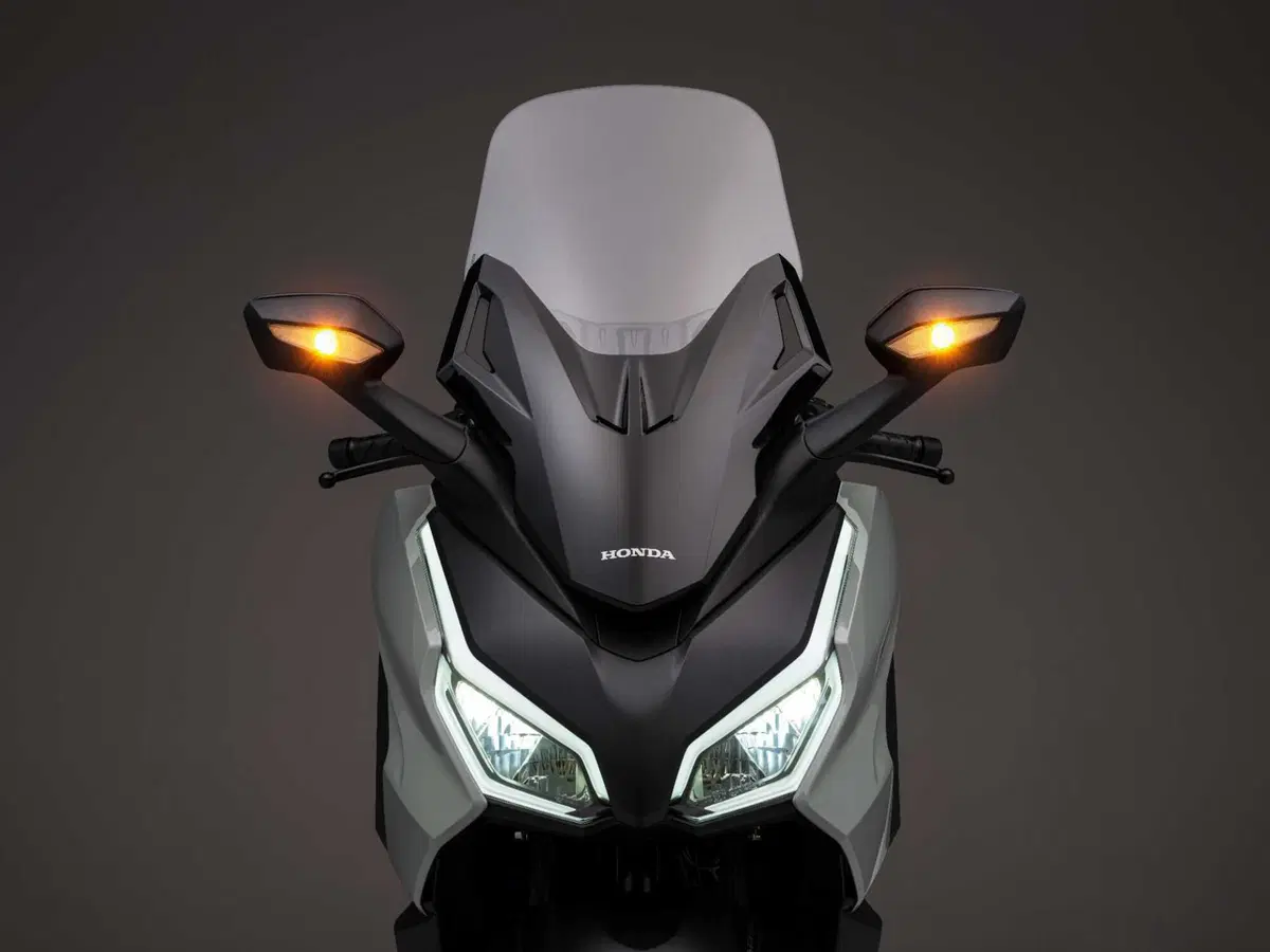 Eicma 2022, le novità: Honda Forza 125 e 350. Cambia lo stile [GALLERY]  (24)
