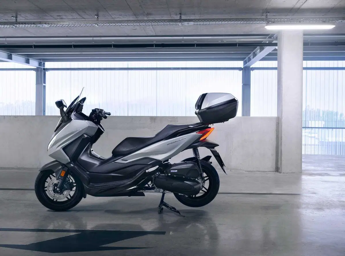 Eicma 2022, le novità: Honda Forza 125 e 350. Cambia lo stile [GALLERY]  (32)