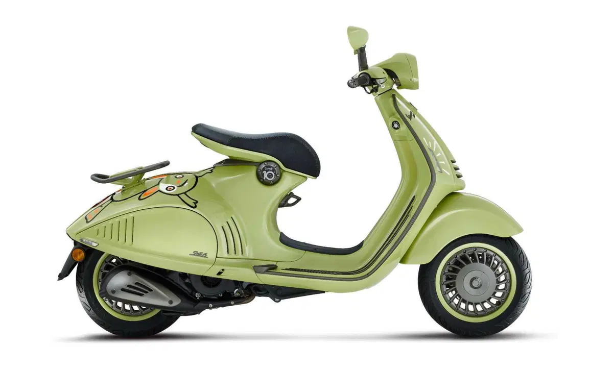 Vespa Vespa 946 Vespa 946 10° Anniversario 125 (2023) (4)