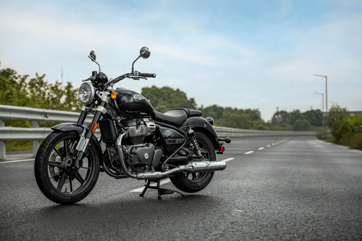 Eicma 2022, le novità. Royal Enfield Super Meteor 650: mid-size cruiser [VIDEO e GALLERY]  (3)