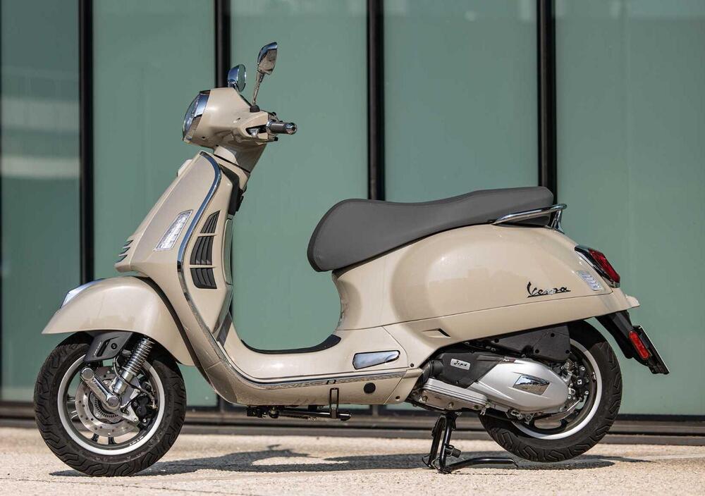 Vespa GTS 300 (2023 - 24) (4)