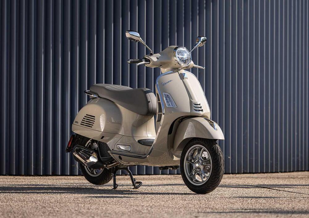 Vespa GTS 300 (2023 - 24) (2)