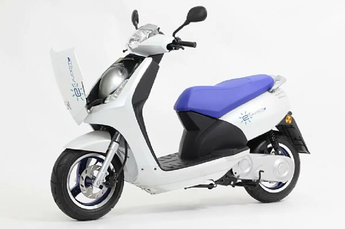 Peugeot e-Vivacity E-Vivacity (2012 - 15) (4)