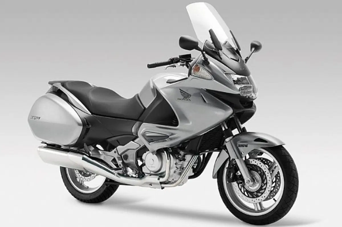 Honda Deauville 700 Deauville 700 ABS (2)