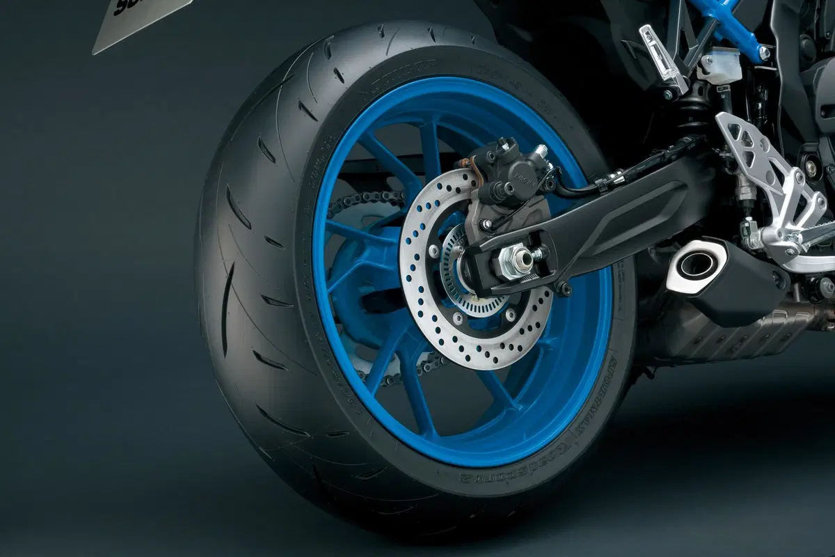 Eicma 2022, le novità: Suzuki GSX-8S. Arriva una streetfighter [VIDEO e GALLERY] (26)