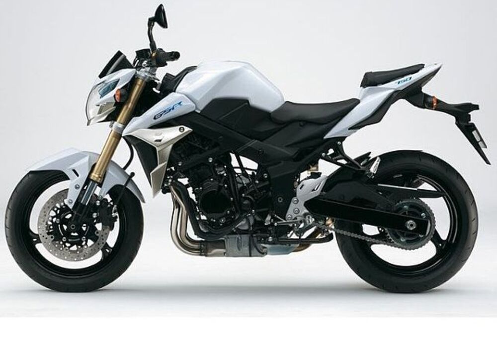 Suzuki GSR 750 ABS (2010 - 17) (2)