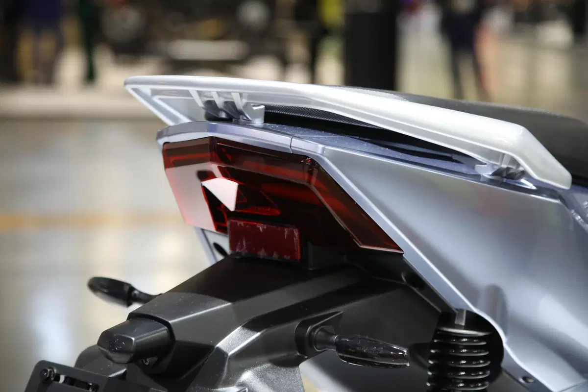 EICMA  2022, le novità. Horwin CR6 e SK3 (6)