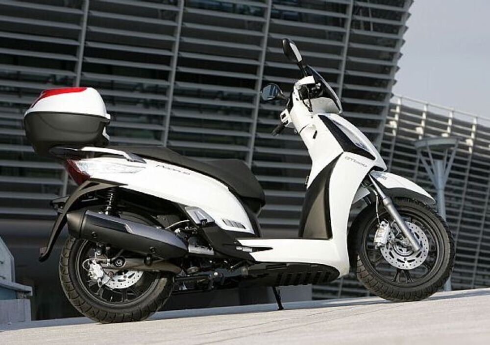 Kymco People 300i GT ABS (2010 - 17) (2)