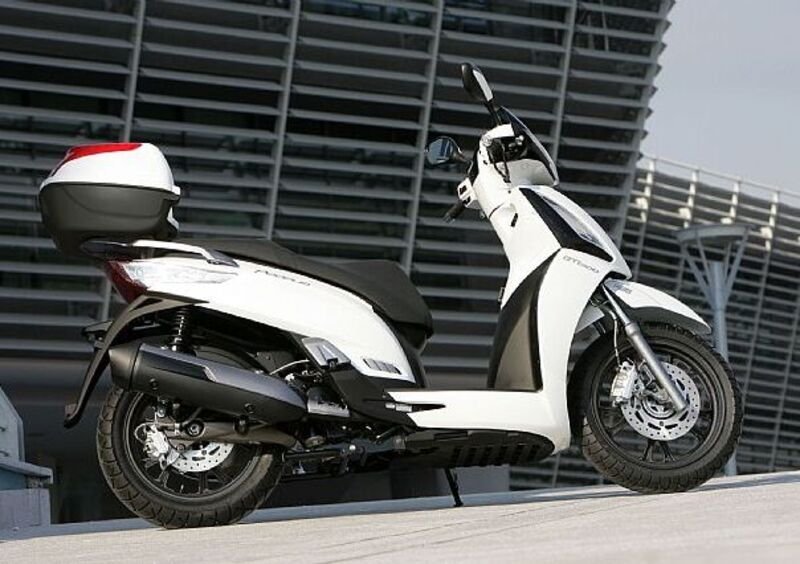 Kymco People 300 People 300i GT ABS (2010 - 17) (2)