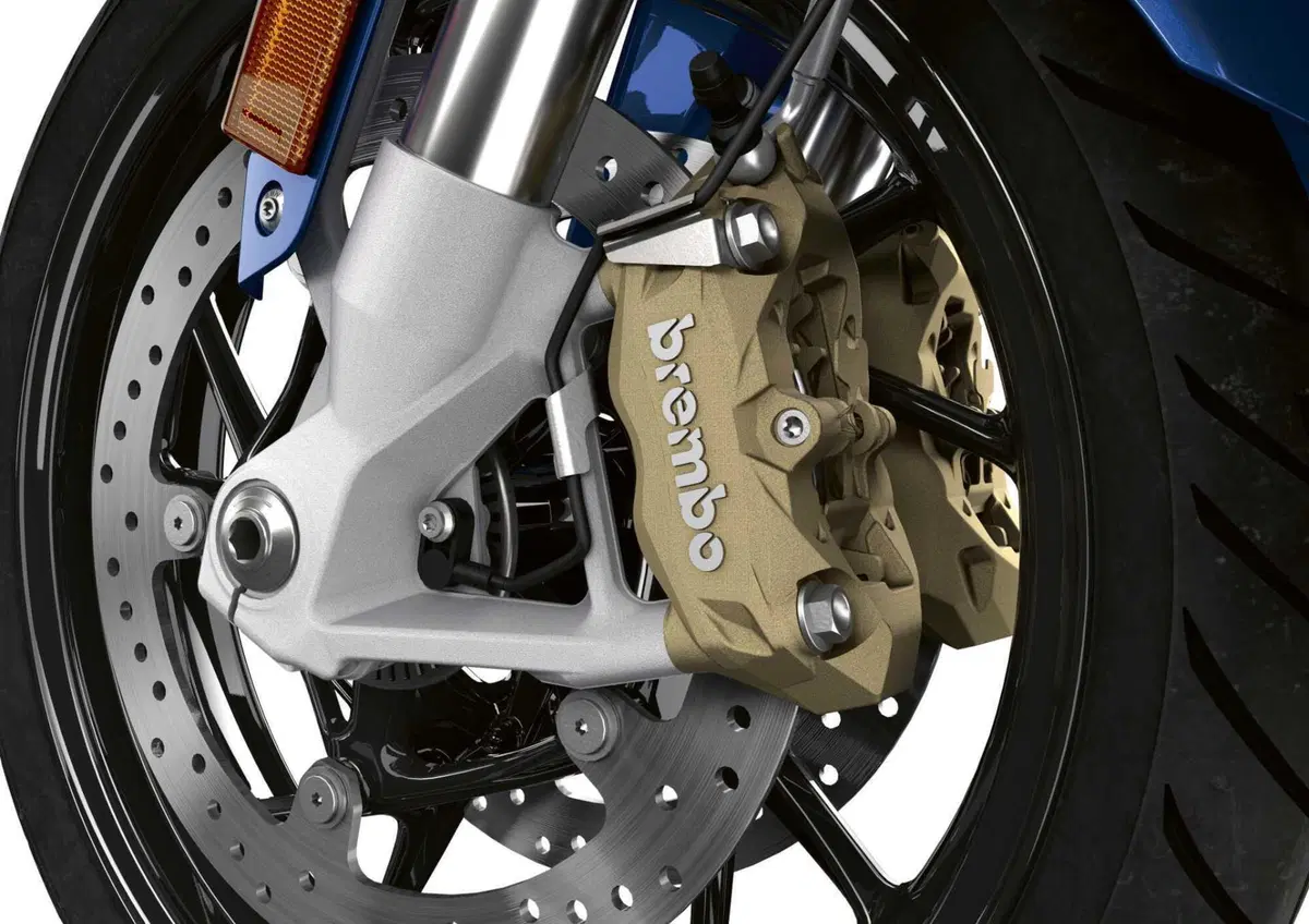 BMW R1250RS: presentata la versione 2023 (18)