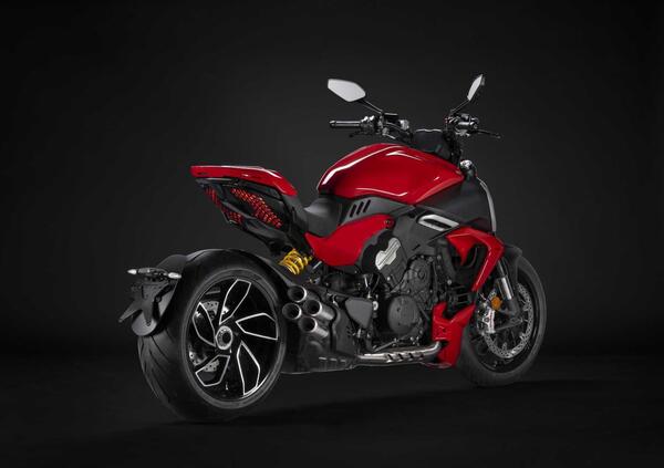 Eicma 2022, le novità: Ducati Diavel V4. Demoniaca... [VIDEO e GALLERY]