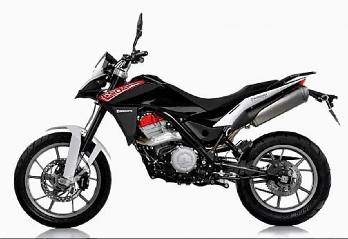 Husqvarna TR 650 TR 650 Strada ABS (2012 - 13) (2)