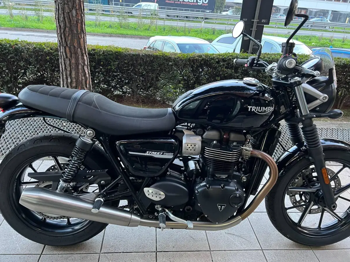 Triumph Street Twin 900 (2021 - 22)