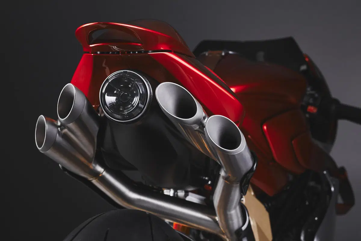 MV Agusta Superveloce 1000 Serie Oro (3)
