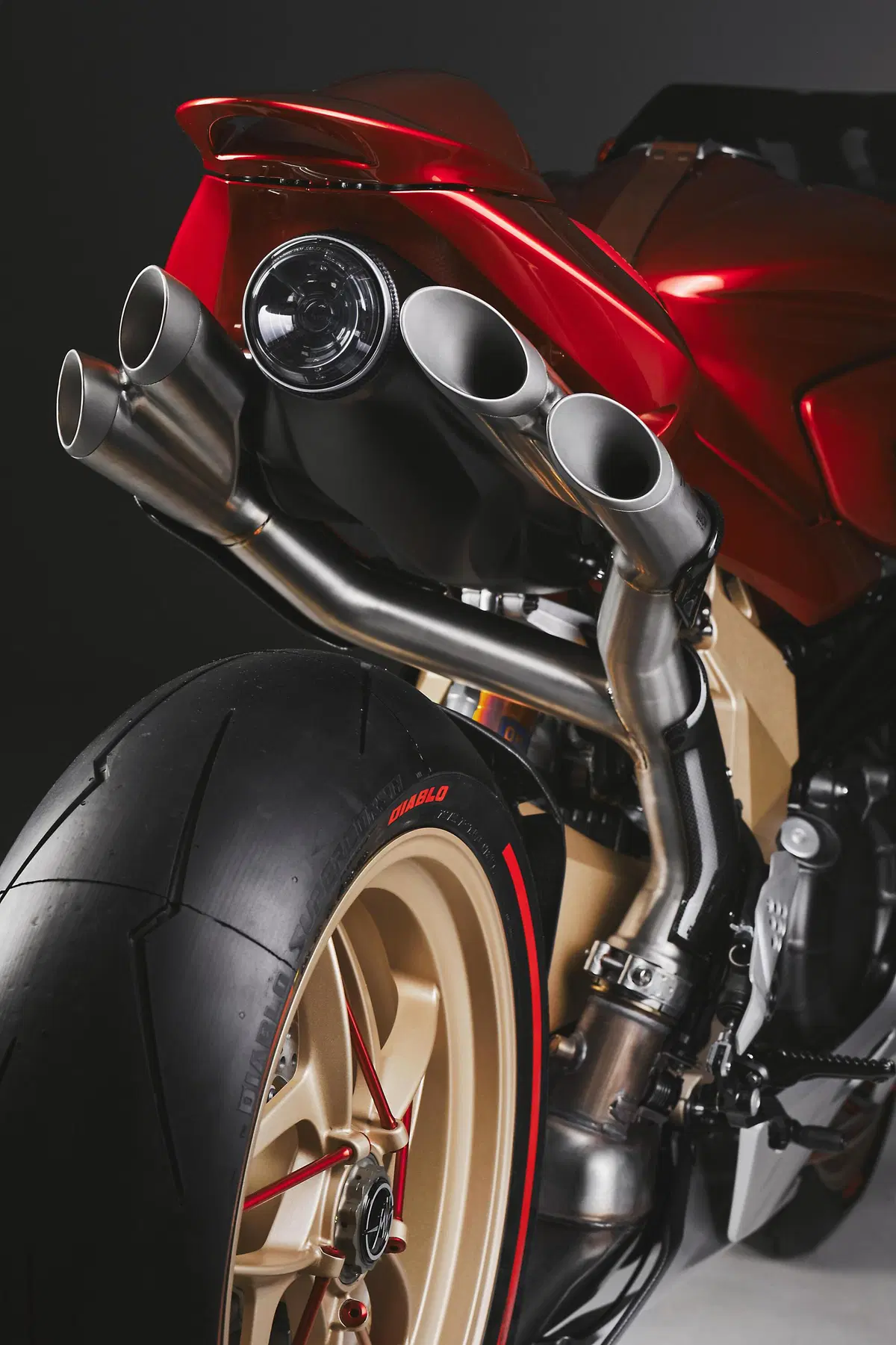 MV Agusta Superveloce 1000 Serie Oro (4)