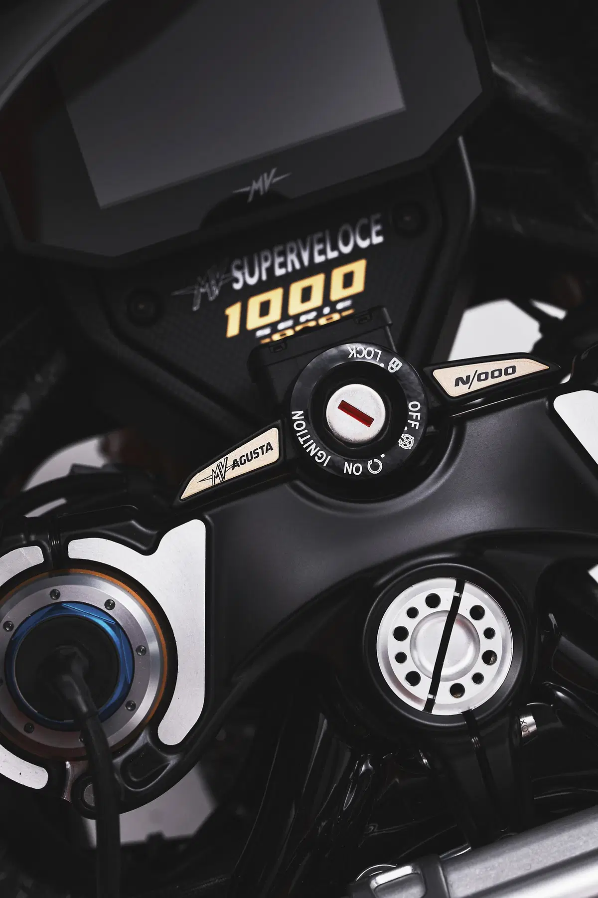 MV Agusta Superveloce 1000 Serie Oro (7)