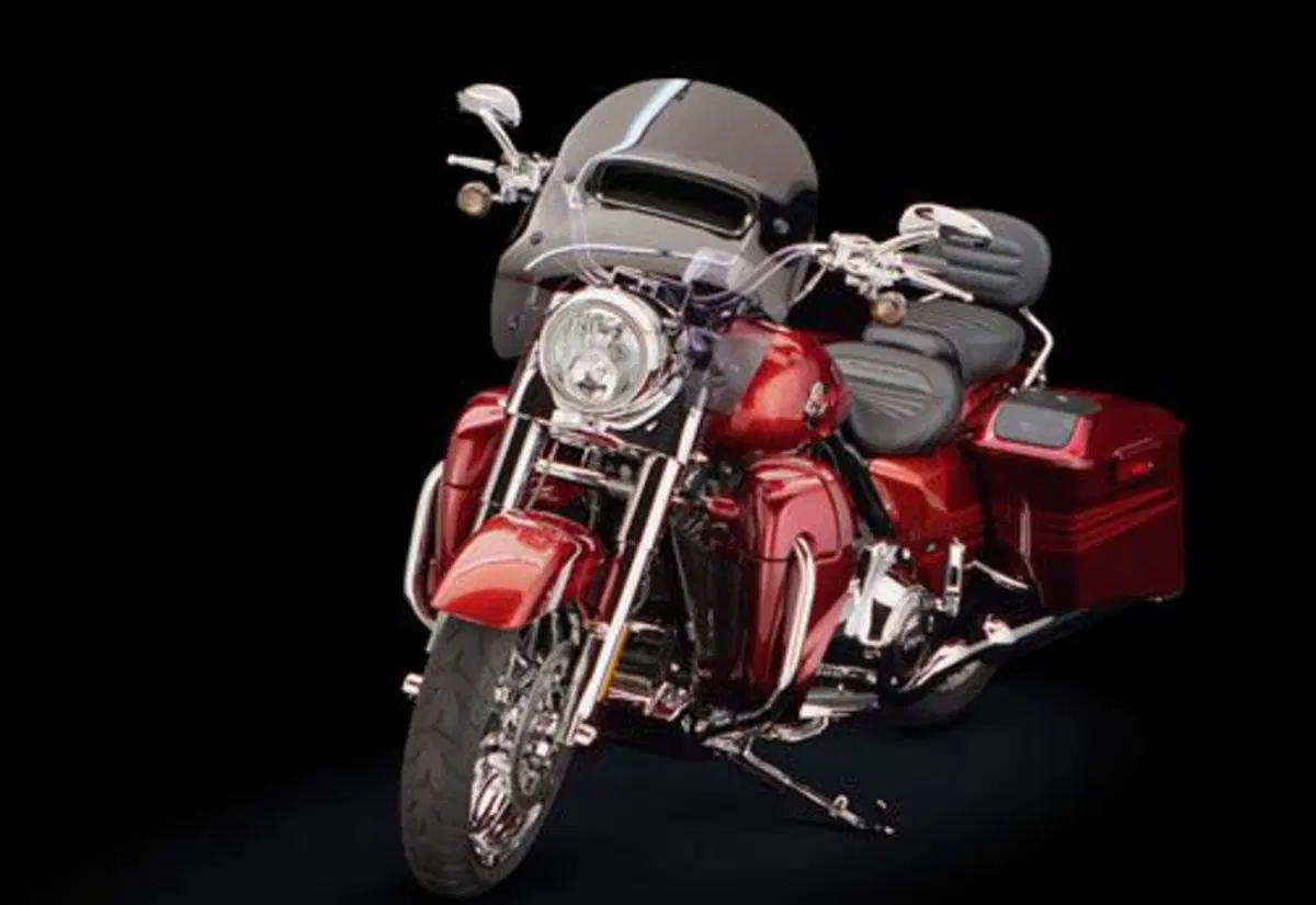 Harley-Davidson CVO - Custom Vehicle Operations 1800 Road King (2012 - 13) - FLHRSE (8)