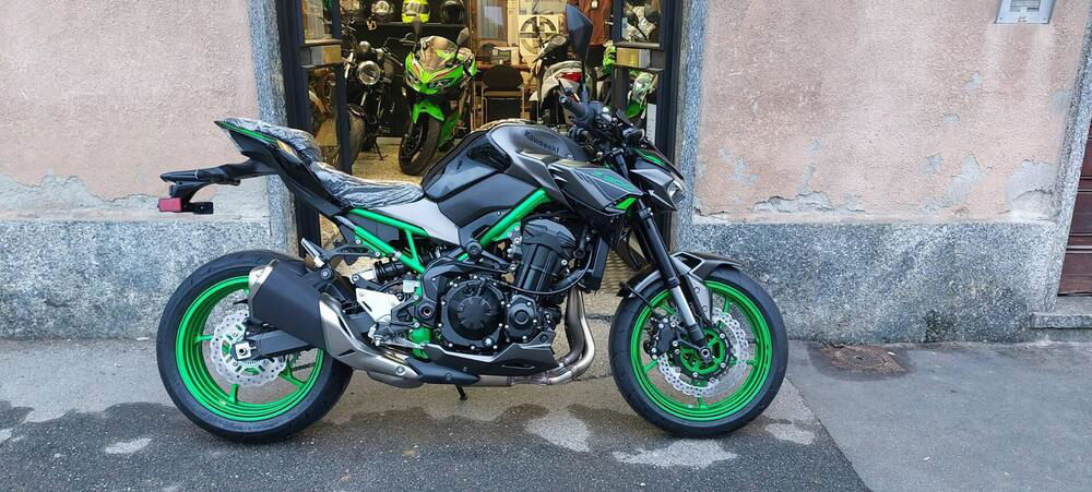 Kawasaki Z 900 (2021 - 24) (2)