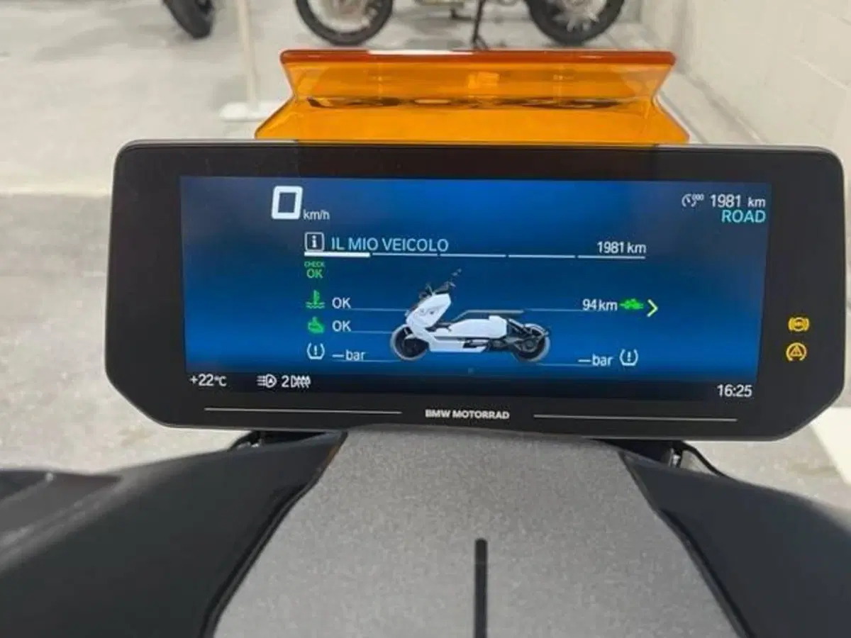Bmw CE 04 (2021 - 25) (10)