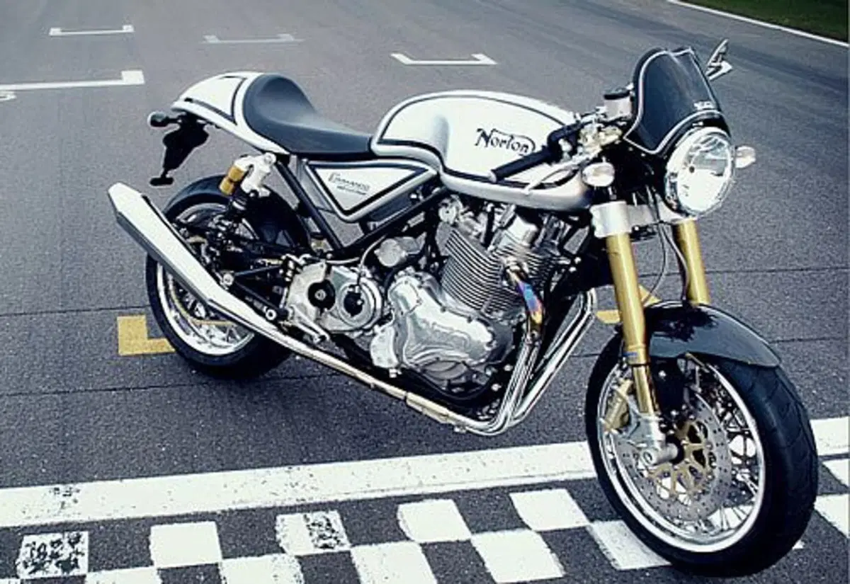 Norton Commando 961 Commando 961 Cafè Racer (2011 - 17) (2)
