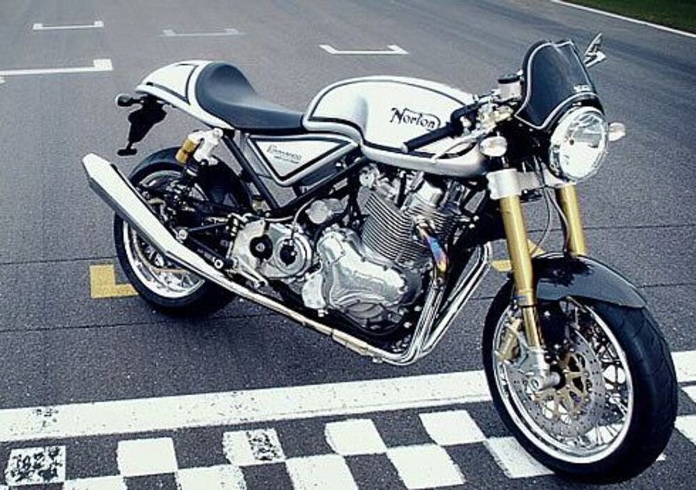 Norton Commando 961 Cafè Racer (2011 - 17) (2)