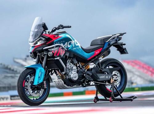 CFMoto 800MT Sport R. Una “R” che si traduce crossover sportiva (4)