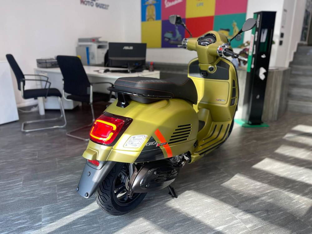 Vespa GTS 300 Super Sport (2023 - 24) (3)